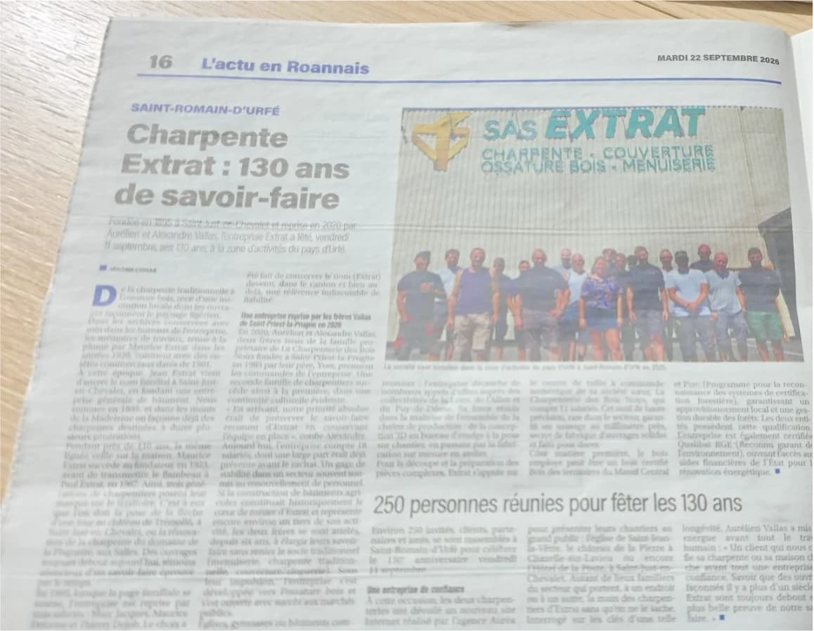 Article du Pays Roannais : Charpente Extrat, 130 ans de savoir-faire, portrait rédigé par Aurea Agency